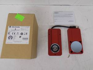 lot 229 image: ALLEN BRADLEY - MAGNETIC SAFETY SWITCH, NEW IN BOX #440G-EZS21STL05H