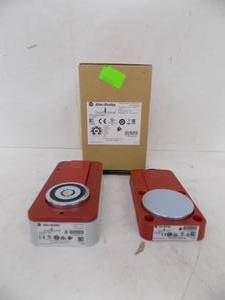 lot 231 image: ALLEN BRADLEY -  MAGNETIC SAFETY SWITCH,  NEW IN BOX  #440G-EZS21STL05H