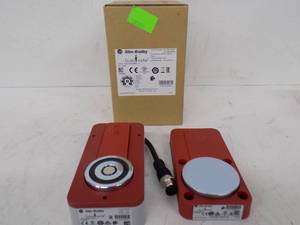 lot 248 image: ALLEN BRADLEY -  MAGNETIC SAFETY SWITCH,  NEW IN BOX  #440G-EZS21STL05H