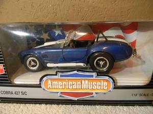 lot 10 image: ERTL, AMERICAN MUSCLE 118 SCALE SHELBY COBRA 427 SC - COLLECTORS EDITION - IN BOX - AWESOME PIECE - SEE PICTURES