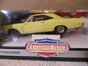 lot 12 image: ERTL, AMERICAN MUSCLE 118 SCALE 1969 PLYMOUTH ROAD RUNNER - COLLECTORS EDITION - IN BOX - AWESOME PIECE - SEE PICTURES