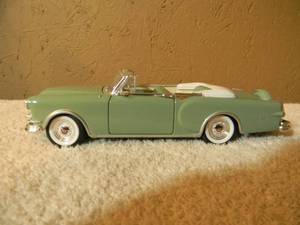 lot 39 image: WELLY 124 SCALE 1953 PACKARD CARIBBEAN - USED FOR DISPLAY ONLY - NICE - AWESOME PIECE - SEE PICTURES