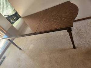 lot 138 image: Dining Table wExtension