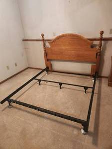 lot 142 image: Queen Size Headboard & Frame
