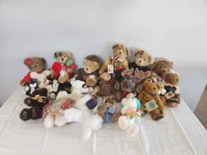 lot 324 image: Jim Shores Boyds Bears