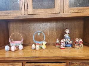 lot 338 image: Jim Shore Figurines