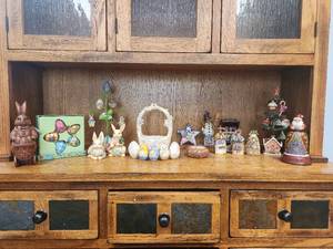 lot 339 image: Jim Shore Figurines