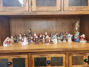 lot 340 image: Jim Shore Figurines