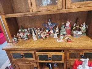 lot 341 image: Jim Shore Figurines