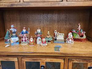 lot 345 image: Jim Shore Figurines