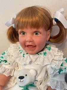 lot 101 image: Lee Middleton Doll - Irish Eyes