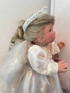 lot 117 image: Lee Middleton Doll - Faith