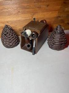 lot 269 image: Vintage Pipe Box & Dcor