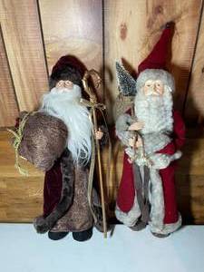 lot 276 image: Two Olde World St Nicholas Dolls