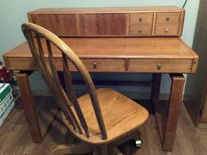 lot 98 image: Teakwood Desk