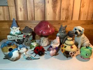 lot 290 image: Yard Ornaments