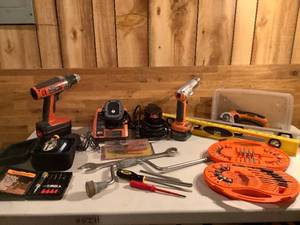 lot 293 image: Tool Lot