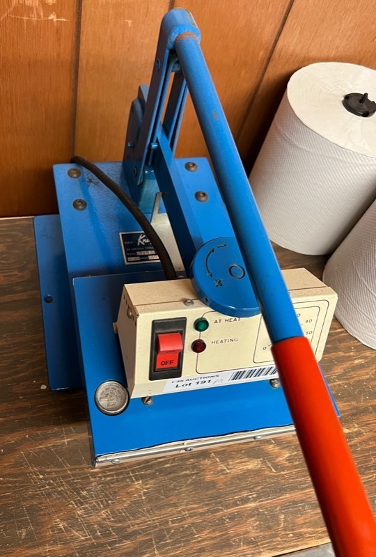 lot 1191 image: Heat Press