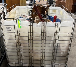 lot 1607 image: Picker Pallet Bulk Garage Items - keymaking, grease guns, tools, etc (benefits charity)