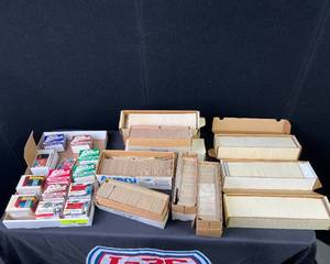 lot 1396 image: Baseball Cards, Full Sets Random