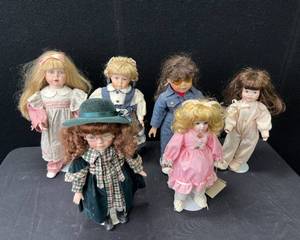 lot 1398 image: Six Assorted Collectable Dolls Lot