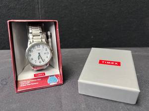 lot 1436 image: Timex Mens Easy Reader ExpansionWatch