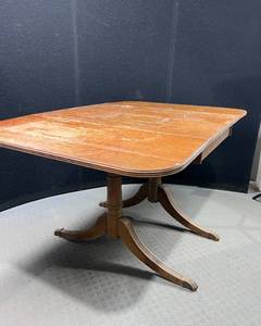 lot 1449 image: Federal Style Drop Leaf Table