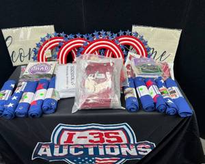 lot 1466 image: American Collection 4th of July and Graduation Decor