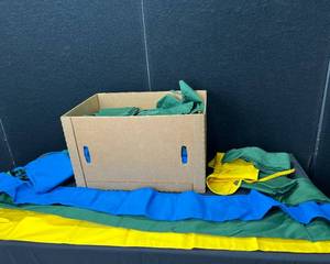 lot 1470 image: Long Bags New