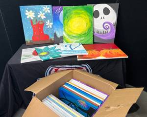 lot 1476 image: Painted Canvasses Assorted Sizes
