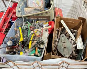lot 1602 image: Picker Pallet Bulk Garage Items (benefits local charity)
