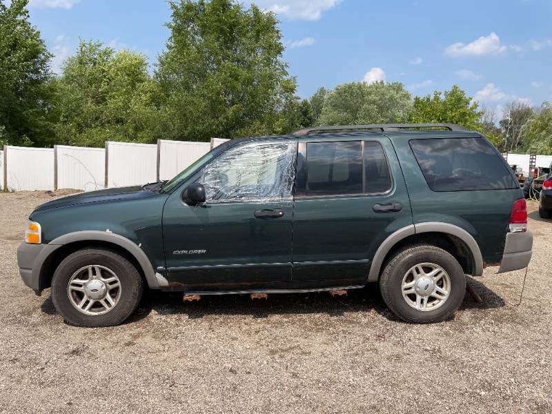 2002 Ford Explorer XLS - 4X4 - 1 OWNER