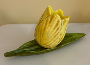 lot 107 image: Variety of Delightful Decor Items