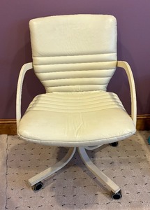 lot 114 image: Vintage Office Chair
