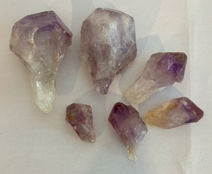 lot 131 image: Amethyst Pieces