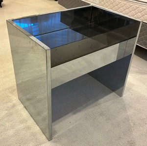 lot 219 image: Vintage Chrome Accent Table with Plastic Top and Bottom Light