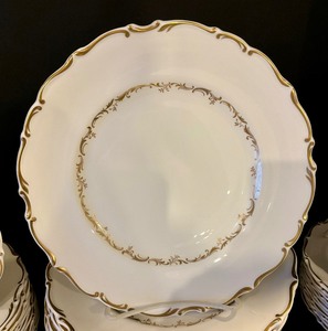 lot 220 image: Royal Doulton Richalieu China Service for 12