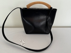 lot 170 image: Bruno Magli Leather Handbag