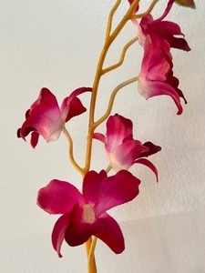 lot 94 image: Beautiful Faux Floral Arrangement