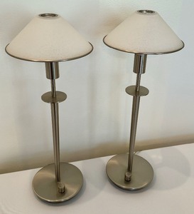 lot 96 image: Pair of Petite Modern Table Lamps
