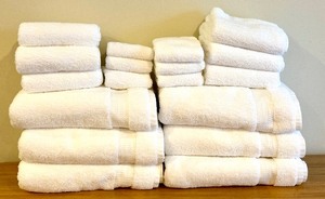 lot 274 image: New White Bath Linens by Purely Indulgent
