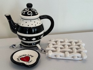 lot 241 image: Decorative Bella Casa Teapot and Trivets