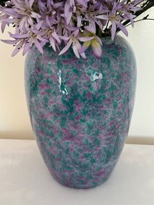 lot 50 image: Beautiful Faux Floral Arrangement
