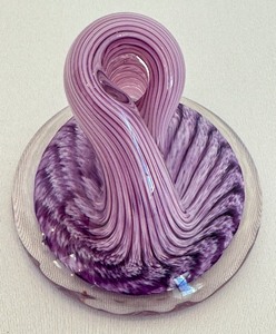 lot 29 image: Artisan Hand Blown Cork Screw Swirls of Lavender Paperweight  Pen Holder