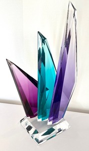 lot 3 image: Vintage Haziza Abstract Lucite Sculpture