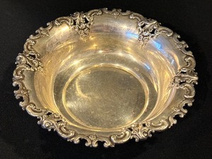 lot 26 image: Vintage Wallace Sterling Silver Bowl