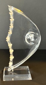 lot 59 image: Vintage Mid Century Chunky Ritts Lucite Sculpture