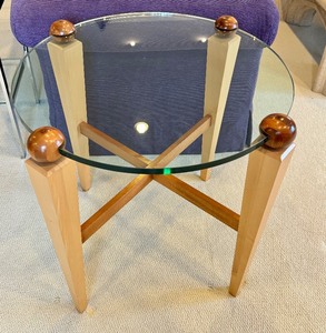lot 21 image: Contemporary Glass Top Accent Table