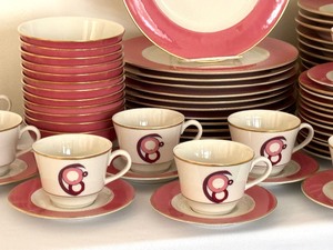 lot 64 image: Vintage Jackson Custom China Set