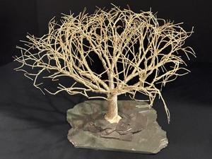 lot 77 image: Decorative Metal Tree Sculpture